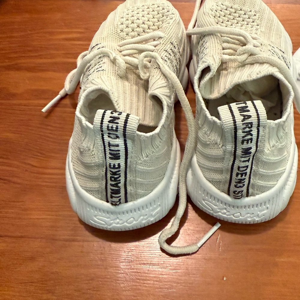 SOLID & STRIPED Cream Kids Sneakers Sport great condition